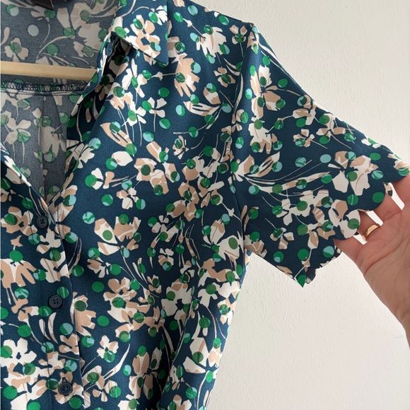 BANANA REPUBLIC Scalloped Sleeve Mini Dress - Picture 2 of 2